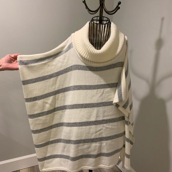 (New) Loft Women’s ponch - Picture 4 of 4